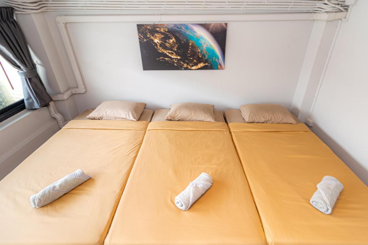 Snoozzze Hostel ใกล้รถไฟฟ้า ย่านบางรัก (Adults Only) Bangkok Exterior foto