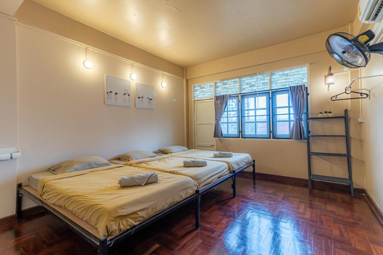 Snoozzze Hostel ใกล้รถไฟฟ้า ย่านบางรัก (Adults Only) Bangkok Exterior foto