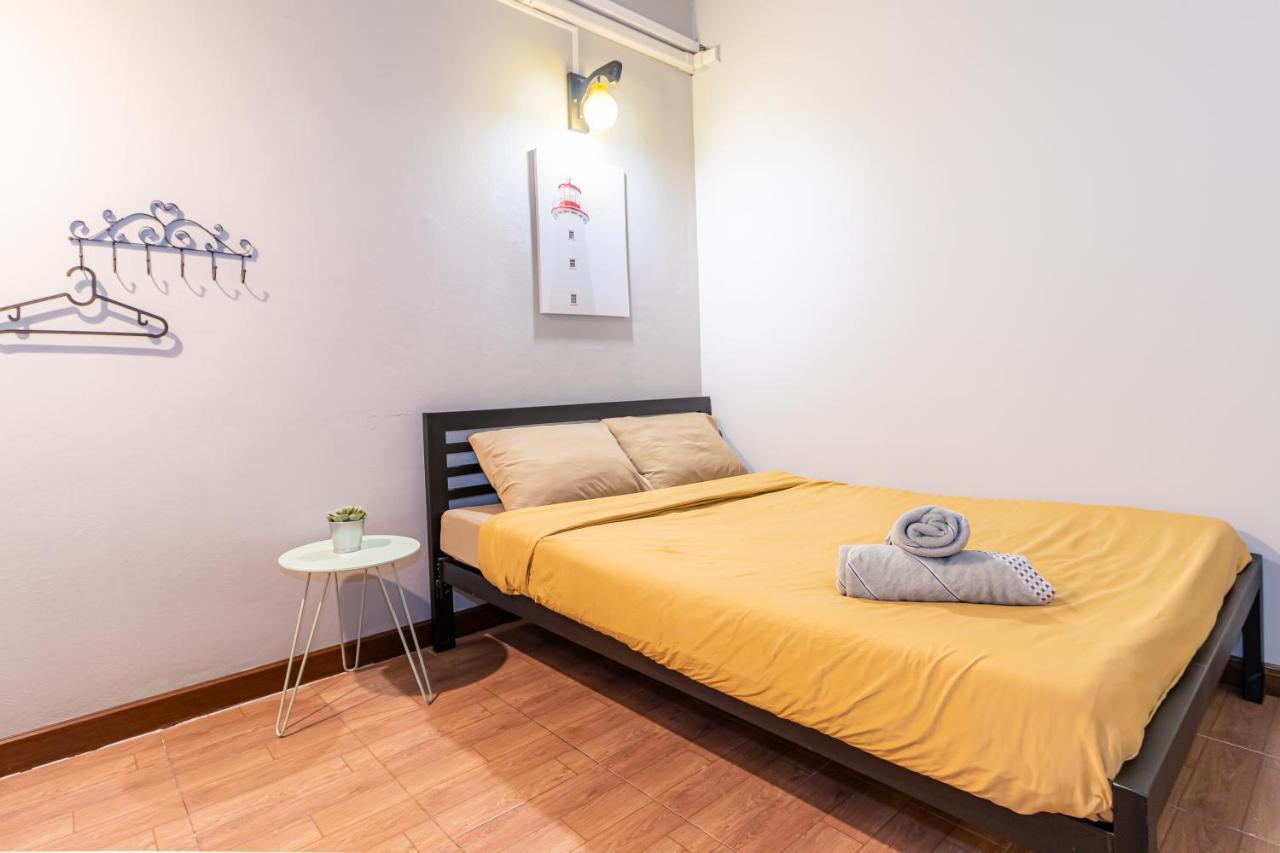 Snoozzze Hostel ใกล้รถไฟฟ้า ย่านบางรัก (Adults Only) Bangkok Exterior foto
