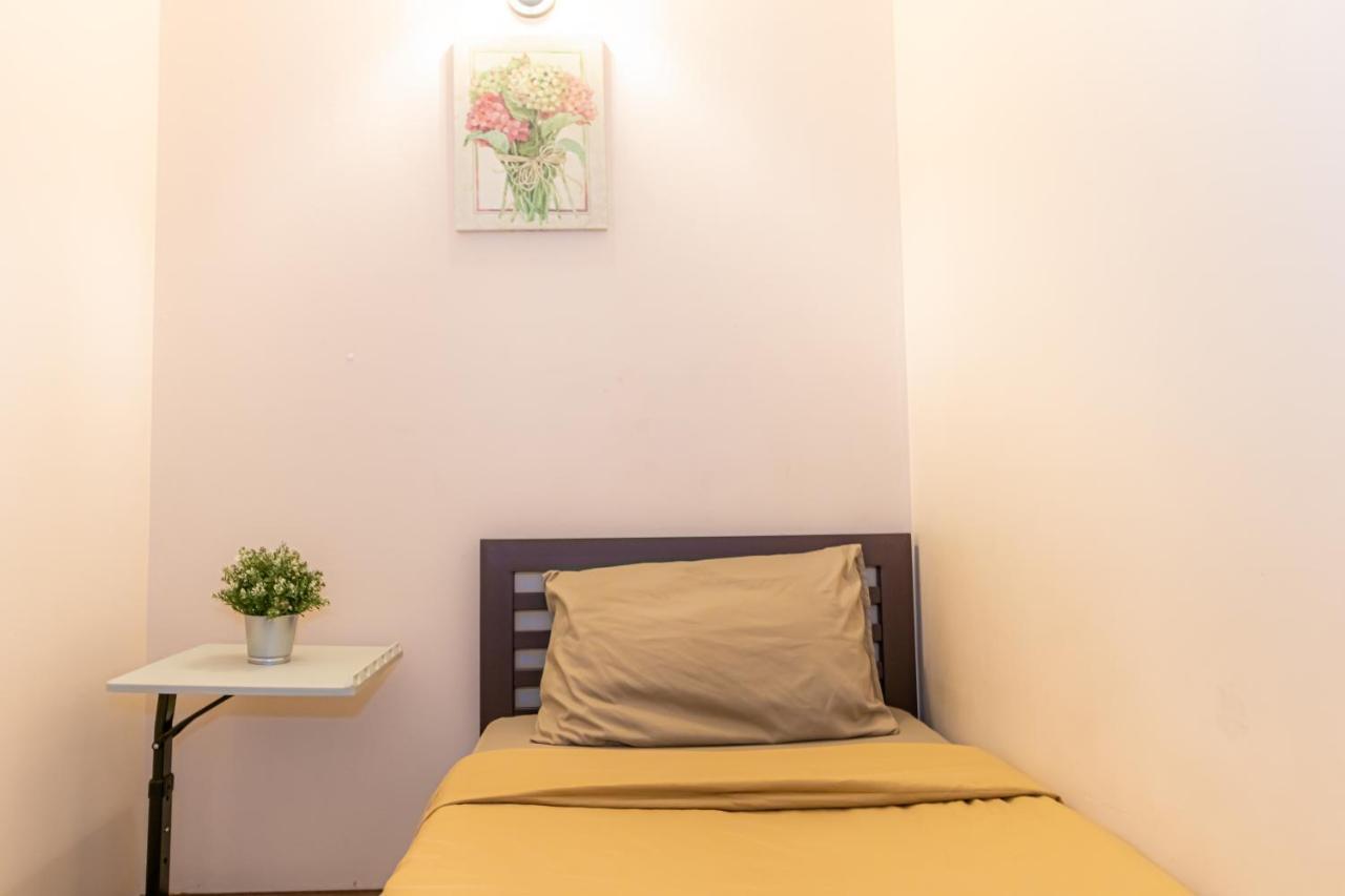 Snoozzze Hostel ใกล้รถไฟฟ้า ย่านบางรัก (Adults Only) Bangkok Exterior foto
