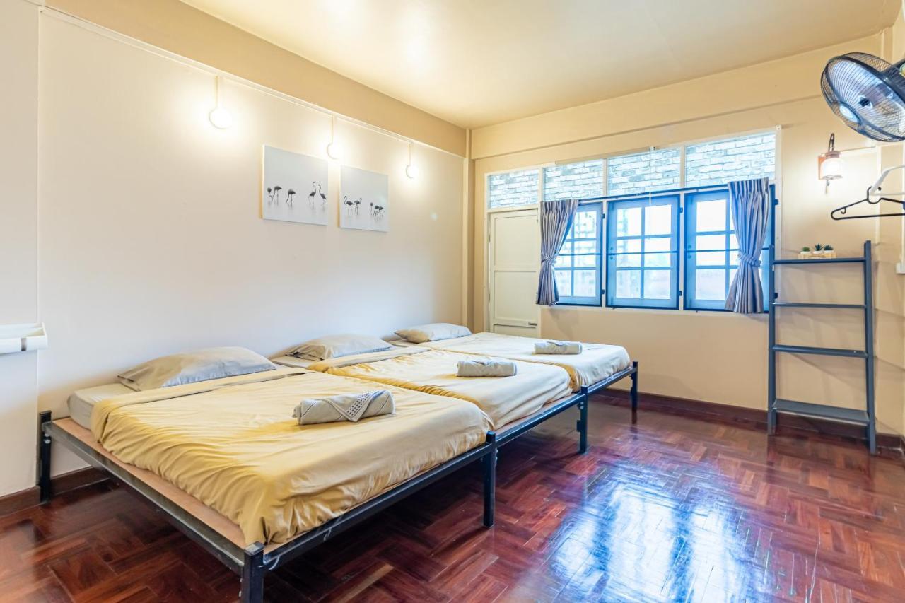 Snoozzze Hostel ใกล้รถไฟฟ้า ย่านบางรัก (Adults Only) Bangkok Exterior foto